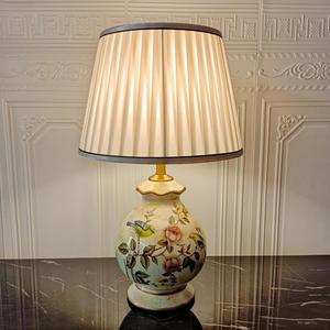 Lampada da Tavolo Classica Americana con Vaso in Ceramica, Lampada da Lettura per Soggiorno e Camera da Letto, <span class=keywords><strong>Paralume</strong></span> in Tessuto - Product Image 4