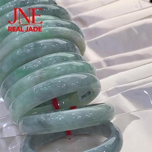 Bracciale in <span class=keywords><strong>Giada</strong></span> <span class=keywords><strong>Naturale</strong></span> di Myanmar di Tipo A, Lavorazione Squisita Senza Crepe, <span class=keywords><strong>Colore</strong></span> Primaverile, Vendita all'Ingrosso, Regalo per la Festa <span class=keywords><strong>della</strong></span> Mamma - Product Image 4