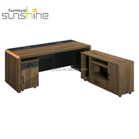 Bureau exécutif moderne en forme de L en bois massif et acier avec design en métal pour une utilisation en appartement à la maison