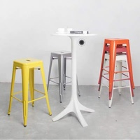 Tabouret de bar industriel robuste en métal à assise carrée pour bar, café, salon de thé, cuisine, îlot ou comptoir haut