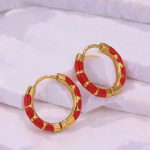 ต่างหูห่วงสแตนเลสสตีลเคลือบทอง 18K PVD สีสันหลากหลายสำหรับผู้หญิง |   กันน้ำ ป้องกันการแพ้ และไม่ซีดจาง - Product Image 4