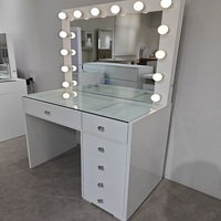 Luminosité réglable Lumières LED Grand miroir 6 tiroirs Ensemble de coiffeuse en bois avec table de vanité de chambre à coucher moderne pour hôtels