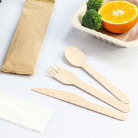 Couverts biodégradables de sécurité alimentaire couteau fourchette cuillère couverts en bois ensemble de couverts jetables emballés individuellement avec serviette