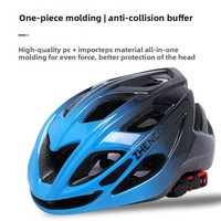 Casque de vélo avec feux arrière, doté d'un système de fermeture à boucle et d'une conception intégrée, offrant une protection pour le VTT