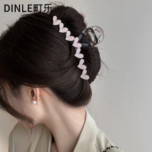 Pince à cheveux en forme de cœur Dinle 14 cm pour femme, accessoire de coiffure pour la Saint-Valentin - Product Image 3
