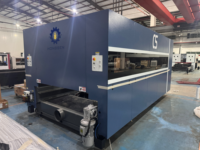 Nouvelle machine de découpe laser à fibre CNC série haute vitesse 3000W avec IA pour nesting automatique, chiller à eau HIWIN 4 axes, table unique