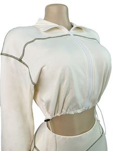 Completo Sportivo da <span class=keywords><strong>Donna</strong></span> Autunno 2025, Set Due Pezzi Casual con Top Corto con Zip a Manica Lunga e Leggings Coordinati - Product Image 2