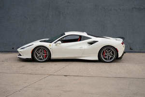 <span class=keywords><strong>Ferrari</strong></span> F8 Tributo Cabriolet Sportive d'<span class=keywords><strong>Occasion</strong></span> Économique - Modèle 2024 - PROMO - Product Image 2
