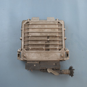 ECM ECU A6469002600 Módulo de unidad de control de motor Computadora PCM para BENZ VITO V260 V300 VIANO Desmontaje de <span class=keywords><strong>segunda</strong></span> <span class=keywords><strong>mano</strong></span> Pieza de coche - Product Image 4