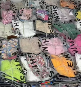 เสื้อผ้าผู้หญิงมือสองหลากสี แพ็คขายส่ง หลายแบบ หลายขนาด หลายลาย นุ่มสบาย ใส่ได้ทุกวัน หลายยี่ห้อ - Product Image 1