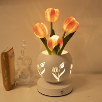 Nouvelle lampe de chevet LED Tulipe de luxe, fleur artificielle en fer forgé, projection décorative, lampe de table avec batterie au lithium intégrée
