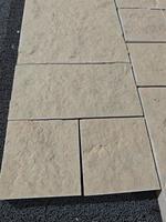Pierre de parement en pierre calcaire beige naturelle, durable, à prix abordable, pour cheminée de villa de luxe, surface fendue