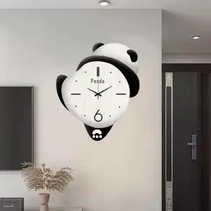 现代创意挂钟装饰画背景客厅卧室可爱熊猫钟水晶瓷挂钟