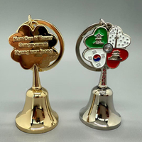 Maßgefertigte Touristen-Souvenirs Vintage Mini 3D Tischglocke Schlüsselanhänger Glücksklee Schlüsselring Zinklegierung Silber Handgefertigt Personalisiert