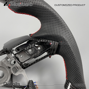 Volante de Fibra de Carbono con Pantalla LED Personalizada para Indicar el Número de RPM, con Agarres de Cuero Perforado para Toyota GR Yaris Cross Coupe 2019-2026 - Product Image 4