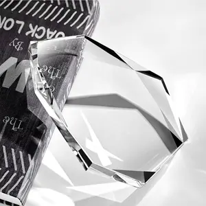 批发定制3D激光雕刻透明K9水晶冰山奖杯3D抛光结婚纪念品礼品定制奖