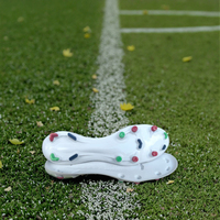 Semelles de chaussures de football en TPU légères, confortables, hautement élastiques, haute durabilité, résistantes à l'eau, antidérapantes, personnalisables, logo personnalisé