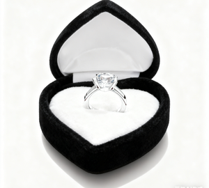 Caja de joyería de terciopelo con cierre de bisagra en forma de corazón personalizada de Pink Factory, con cinta, adecuada para anillos y collares. - Product Image 6