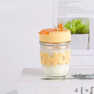 كوب ماء زجاجي بتصميم عصري مع سلسلة لؤلؤ، كوب حليب منزلي محمول بفتحتين للشرب، مناسب للمكتب - Product Image 4