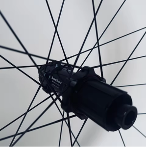 Roues <span class=keywords><strong>de</strong></span> vélo <span class=keywords><strong>de</strong></span> route Bigfeet Best Carbonfiber Wheel Web 100% fibre <span class=keywords><strong>de</strong></span> carbone T800 fabriquées à Taïwan, 700C, jantes 50 mm, frein à disque, finition mate - Product Image 6