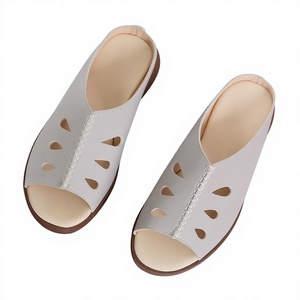 Sandales compensées respirantes en PU souple pour femme, idéales pour la maison et l'extérieur, parfaites pour l'été transfrontalier - Product Image 1