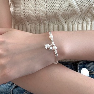 สร้อยข้อมือเงินแท้ S925 ประดับมุกเทียมและดีไซน์ดอกลิลลี่ออฟเดอะแวลลีย์สำหรับผู้หญิงสวมใส่ทุกวัน - Product Image 1