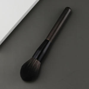 Grand pinceau portatif à poudre en vrac pour l'application du visage débutant manche en bois féminin forme angulaire cheveux synthétiques - Product Image 4