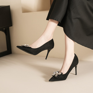 Sandales à talons fleuris en perles 6681C-168, bout pointu, talon aiguille ultra haut, à enfiler, chaussures en velours sexy et tendance - Product Image 4