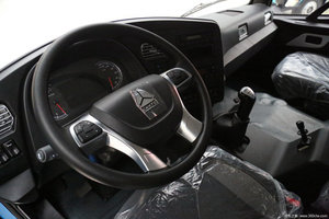 Грузовик SINOTRUK Chengdu Howo V5-X 245 лошадиных сил 6x2 5,3 м - Product Image 6