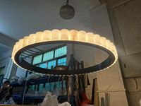 Lustre moderne de luxe en albâtre avec cadre en laiton, luminaire suspendu LED pour villa, hall d'hôtel, salon