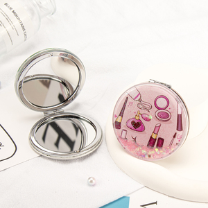 Espejo Compacto Redondo Mini de 7cm con Gráfico de Labios Rojos, Corazón Flotante con Purpurina, Marco Plateado, Espejo de Bolsillo de Doble Cara con Cristal HD - Product Image 4