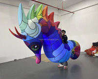 Ballon gonflable publicitaire géant Hippocampe de 3,5 m avec lumières LED, durable pour les défilés et spectacles