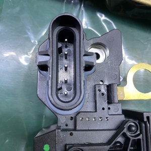 Regolatore di Tensione Alternatore Ricambi Motore Camion 0001543705 F00M145209 F00M144136 F00M144122 per Mercedes Benz Actros Axor - Product Image 2