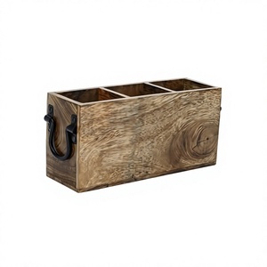 Porta cubiertos de diseño moderno en madera con soporte para cuchara, tenedor y cuchillo con mango de hierro para uso doméstico. - Product Image 1