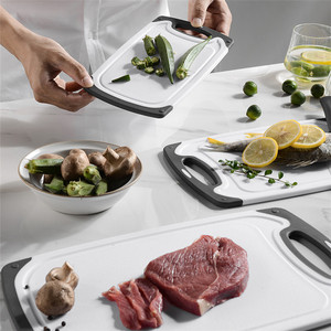 Juego de 3 Tablas de Cortar de Plástico Multiusos Antideslizantes Negras con Ranuras, Libres de BPA, para Cocina y Hogar - Product Image 5