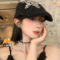 Casquette Newsboy Rétro Kaki Y2K Unisexe à Imprimé Léopard avec Patch Étoile et Rivets, Réglable, pour Usage Quotidien et Performance