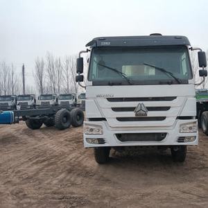 Camion <span class=keywords><strong>benne</strong></span> d'occasion Sinotruk Howo diesel 8x4 avec moteur Weichai, conduite à gauche, faible taux de panne et utilisation facile pour tous les conducteurs - Product Image 1