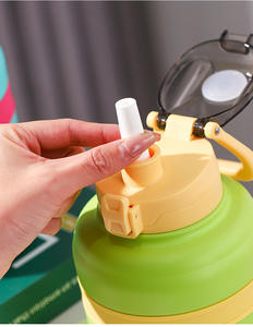 Bouteille d'eau isotherme en acier inoxydable à double paroi de grande capacité (1,2 l) pour le sport, avec étui en silicone - Product Image 6