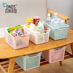 Cesta de armazenamento empilhável, cesta escorredora de plástico para cozinha com alça branca rosa azul