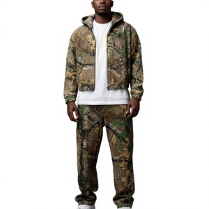 Conjunto de chándal con capucha y pantalones anchos de chándal, con diseño de estampado de jungla por sublimación, efecto vintage desgastado por el sol, estampado regular y estilo streetwear. - Product Image 3