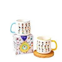 Mug en céramique personnalisé mignon avec logo autoportrétaisant – Cadeau commémoratif de fête de remise des diplômes de la maternelle