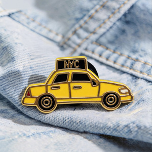 Pin de Metal Esmaltado Suave con Logotipo Personalizado, Diseño <span class=keywords><strong>Taxi</strong></span> Amarillo de Nueva York, para Agencia de Marketing Creativo, Regalos Promocionales, Distribución y Comercio - Product Image 1
