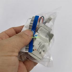Nueva válvula solenoide de 3 puertos SMC original de, tipo piloto - Product Image 4