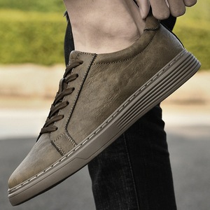 Chaussures de skate décontractées pour hommes en cuir véritable respirant et léger, de marque italienne de luxe, confortables, en PVC - Product Image 1