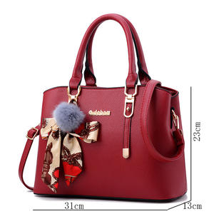 Borse da <span class=keywords><strong>donna</strong></span> a prezzi all'ingrosso alla moda borse da <span class=keywords><strong>donna</strong></span> borse a tracolla in pelle Pu 2025 con sciarpa di seta - Product Image 2