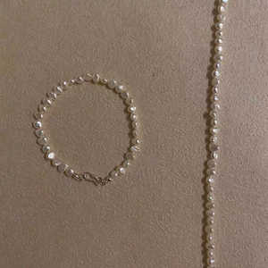 Juego de Joyería Fina WENCHI con Perlas Barrocas Naturales de 4-5mm y Hebilla de Plata S925 - Product Image 1