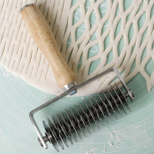 Couteau à pâte en acier inoxydable avec manche en bois, rouleau à pâte pour tarte et pizza, coupe-pâte en treillis, rouleau à croûte de pâte - Product Image 4