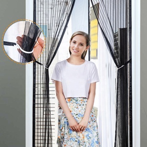 Cierre de cortina automáticamente Manos libres Mosquitera imán Pantalla de puerta Cortinas magnéticas para puerta <span class=keywords><strong>con</strong></span> malla - Product Image 6