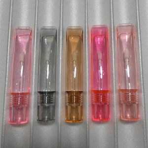 Venta Directa <span class=keywords><strong>de</strong></span> Fábrica, Etiquetas Personalizadas, Lápiz <span class=keywords><strong>Labial</strong></span> Líquido, Embalaje <span class=keywords><strong>de</strong></span> Rubor, Proceso <span class=keywords><strong>de</strong></span> Moldeo por Inyección, Tubo Plano <span class=keywords><strong>de</strong></span> Brillo <span class=keywords><strong>Labial</strong></span> <span class=keywords><strong>de</strong></span> 8 ml con Pincel - Product Image 4