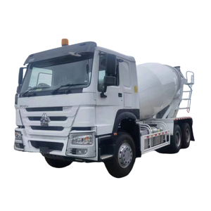 รถผสมคอนกรีตแบบเคลื่อนที่ HOWO ขนาด 10 ลูกบาศก์เมตร แบบตักเองได้ - Product Image 1